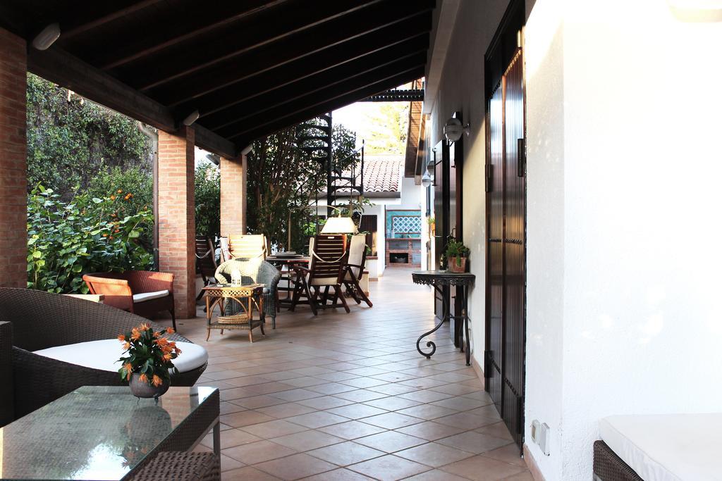 B&B Casa Chinaski Mondello Bagian luar foto