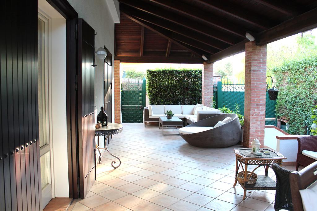 B&B Casa Chinaski Mondello Bagian luar foto