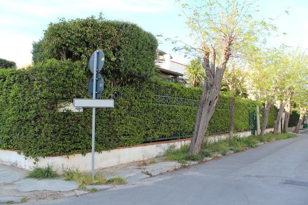 B&B Casa Chinaski Mondello Bagian luar foto