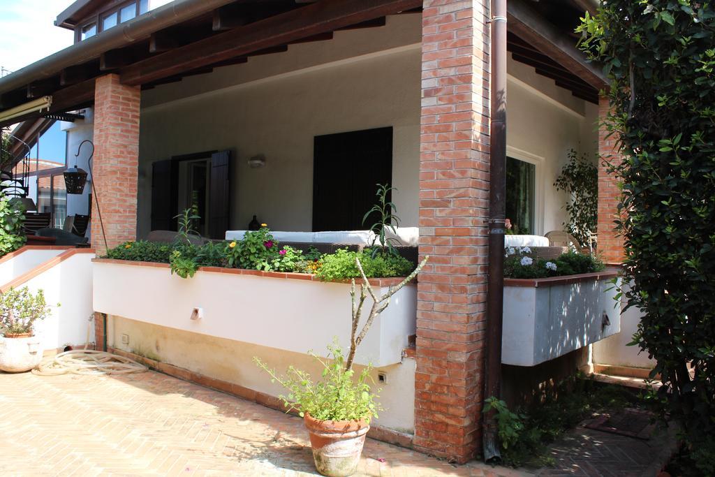 B&B Casa Chinaski Mondello Bagian luar foto