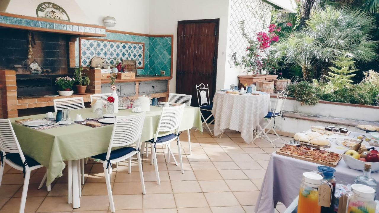 B&B Casa Chinaski Mondello Bagian luar foto